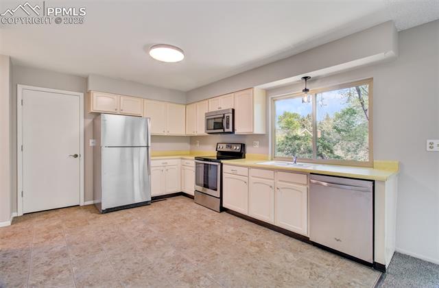 3177 Blue Mountain Way