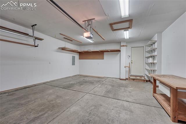 3275 Chestnut Glen Lane