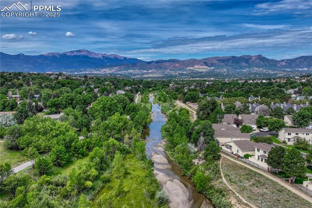 3275 Chestnut Glen Lane