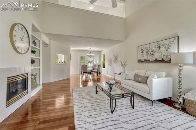 3275 Chestnut Glen Lane