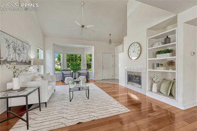 3275 Chestnut Glen Lane