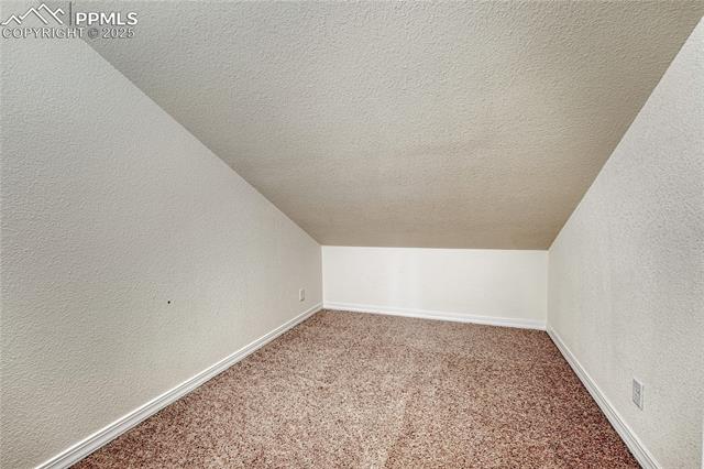 3275 Chestnut Glen Lane