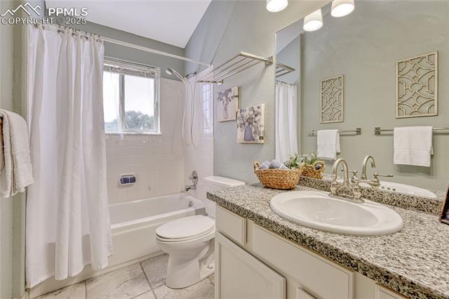 3275 Chestnut Glen Lane