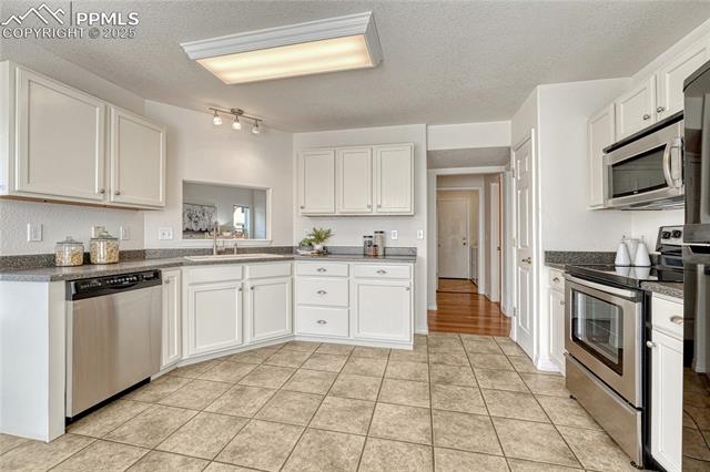 3275 Chestnut Glen Lane