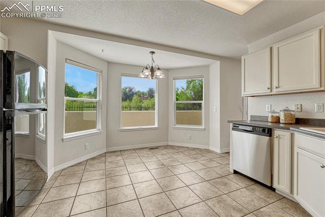 3275 Chestnut Glen Lane