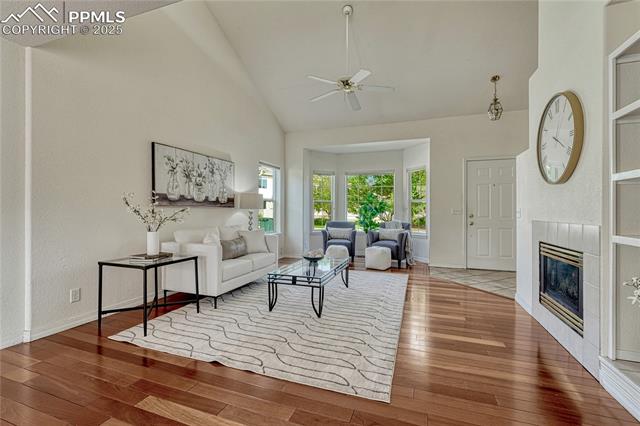 3275 Chestnut Glen Lane