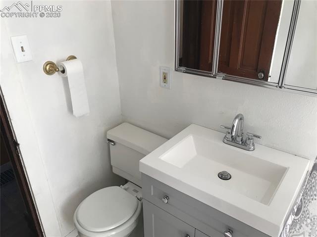 835 E COSTILLA Street