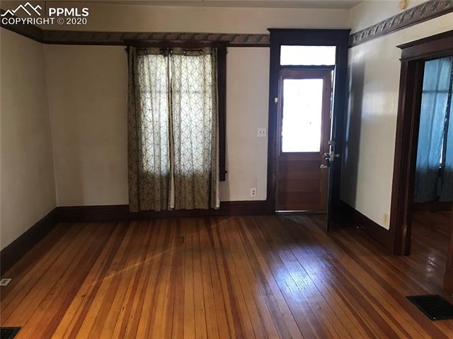 835 E COSTILLA Street