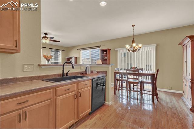 7639 Loopout Grove