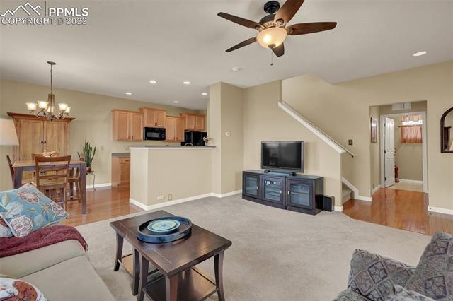 7639 Loopout Grove