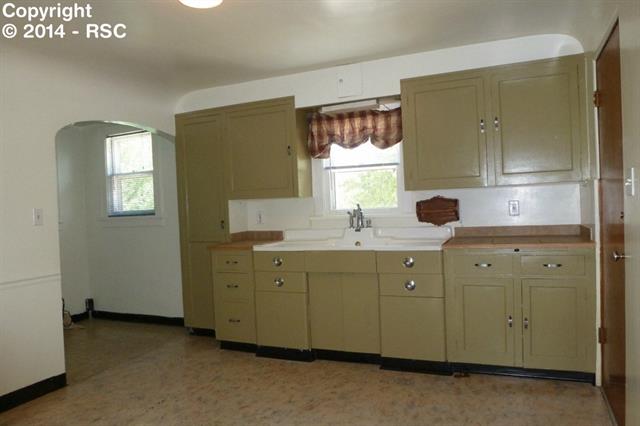 2607 N Cascade Avenue