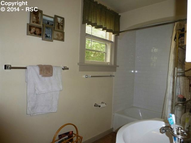 2607 N Cascade Avenue