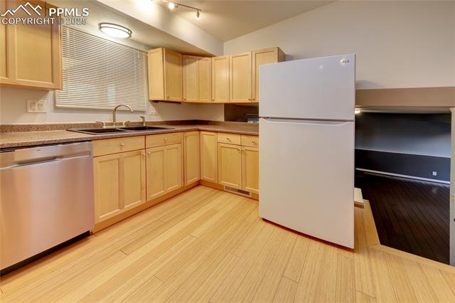 4610 S Sleepy Hollow Circle