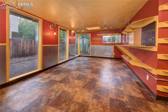 4610 S Sleepy Hollow Circle