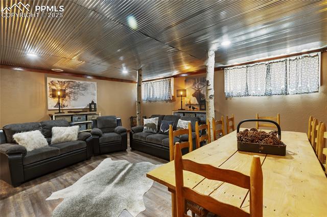 101 Daniwood Grove