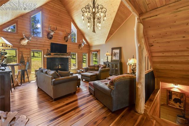 101 Daniwood Grove