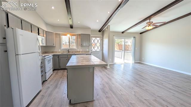 720 W Northwoods Drive