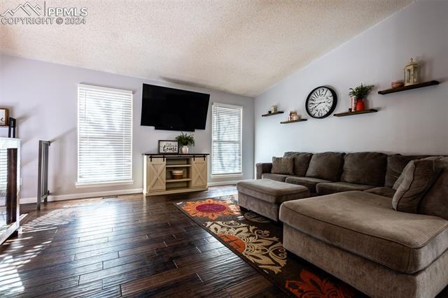 530 Saddlemountain Road