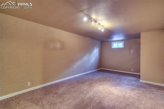 2211 Glenn Summer Road