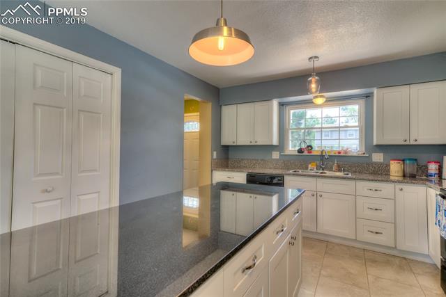 2211 Glenn Summer Road