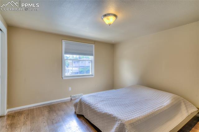 2211 Glenn Summer Road