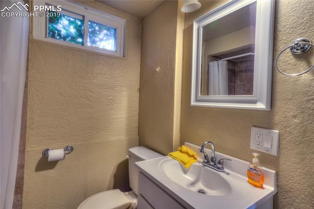 2211 Glenn Summer Road