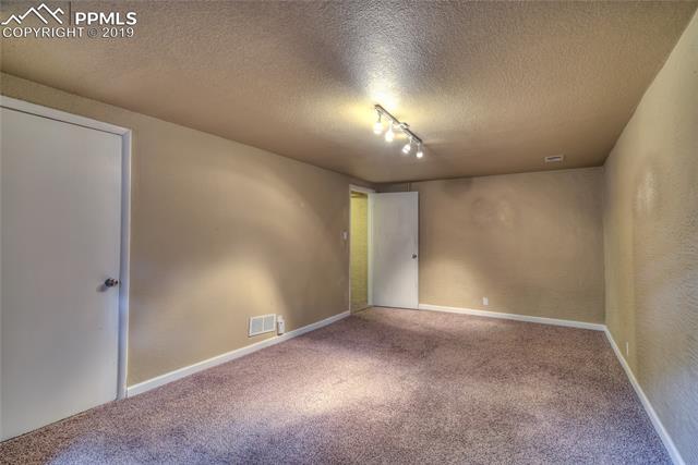 2211 Glenn Summer Road