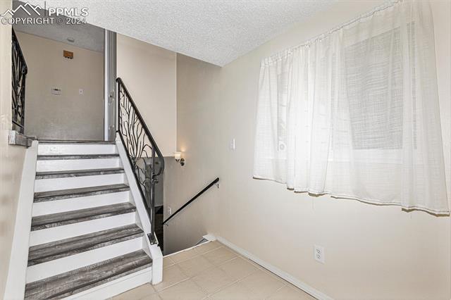 6955 Mescalero Drive