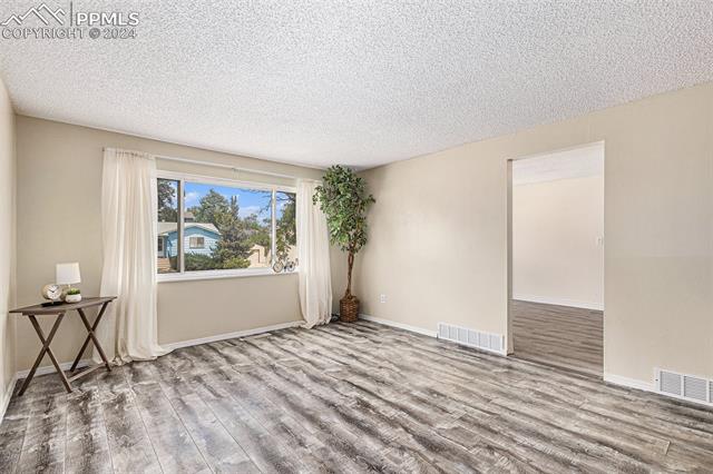 6955 Mescalero Drive