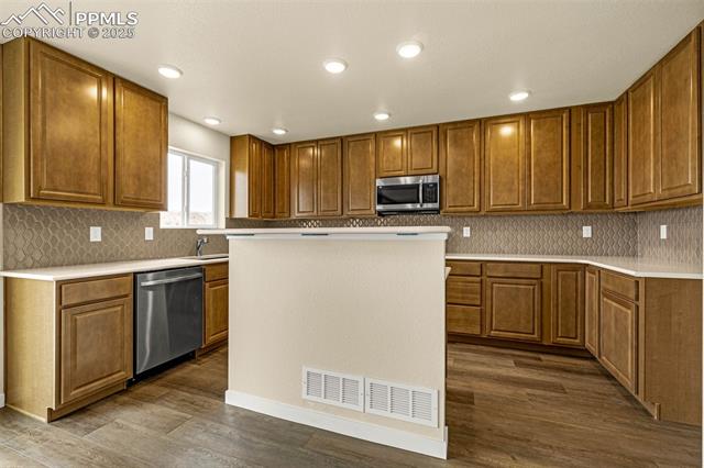 711 Little Bear Grove
