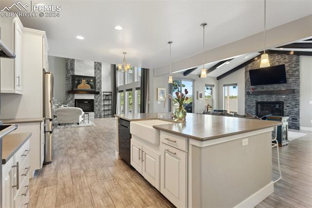 1605 Summerglow Lane