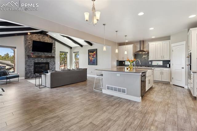 1605 Summerglow Lane