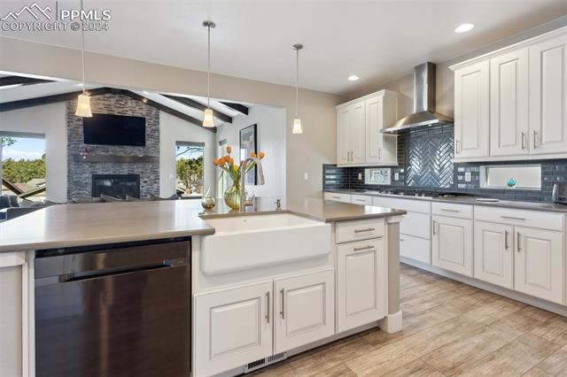 1605 Summerglow Lane