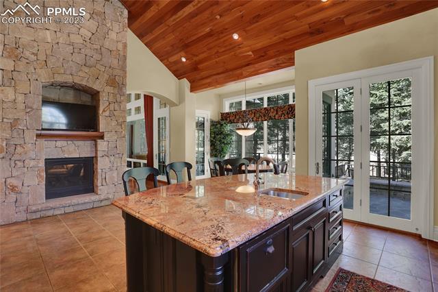 5018 La Tour View