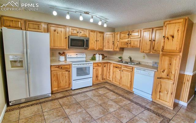 258 W Rockrimmon Boulevard D