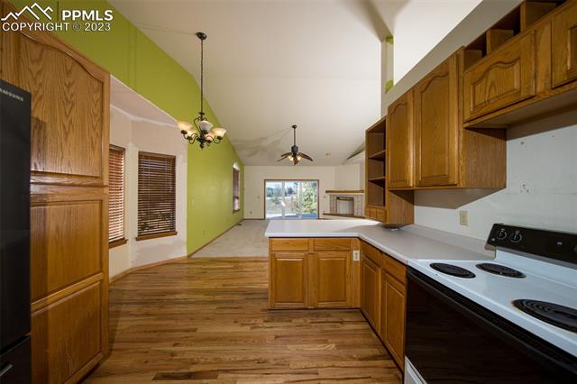 9988 Peaceful Valley Road