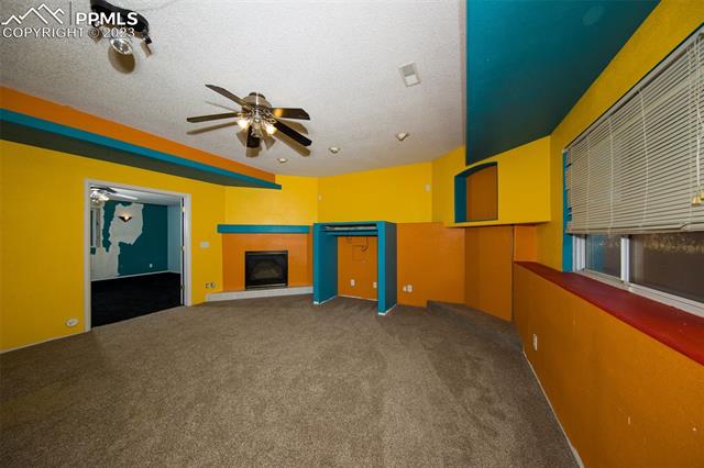 9988 Peaceful Valley Road