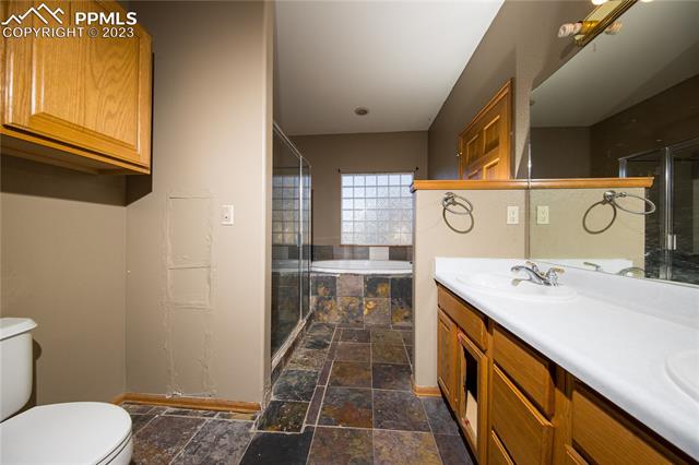 9988 Peaceful Valley Road