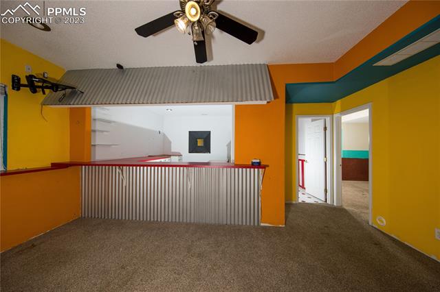 9988 Peaceful Valley Road