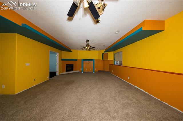 9988 Peaceful Valley Road