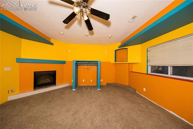 9988 Peaceful Valley Road