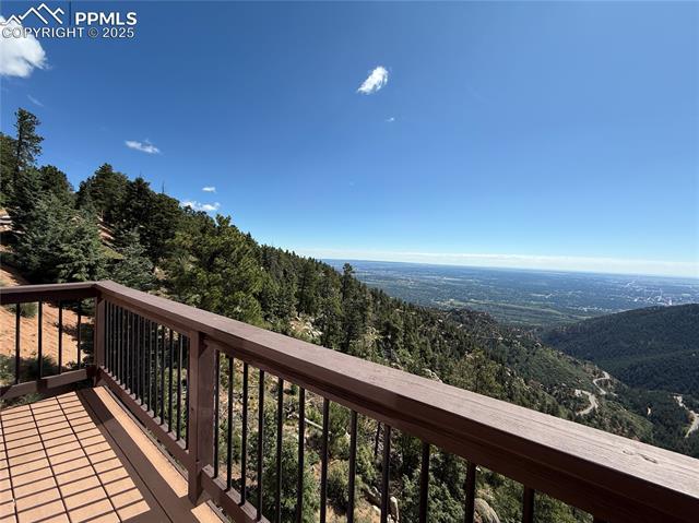 5210 Lower Vista Road