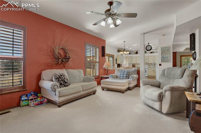 789 Capeglen Road