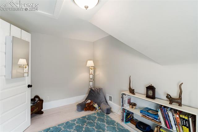 2819 N Cascade Avenue