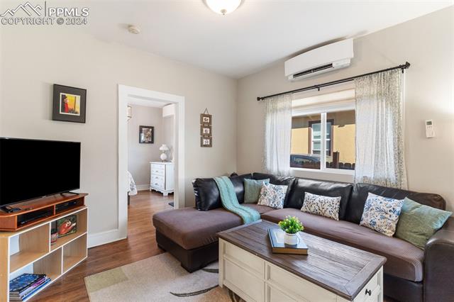 2819 N Cascade Avenue