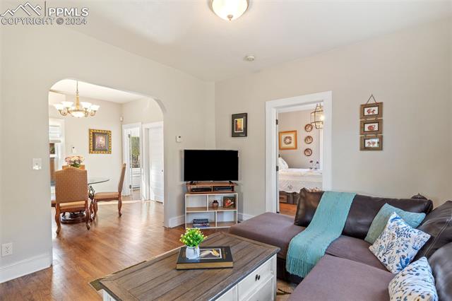 2819 N Cascade Avenue