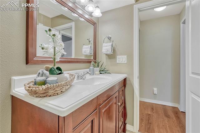 6824 Amber Ridge Drive