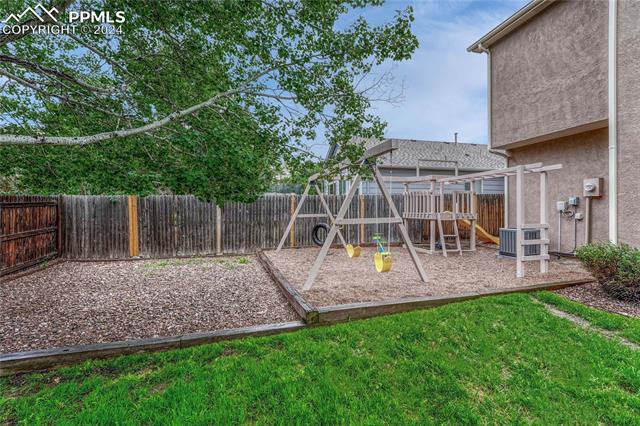 6824 Amber Ridge Drive