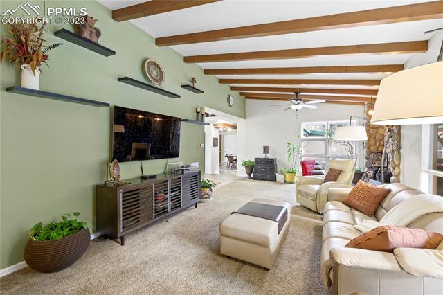 4505 Fountain Avenue