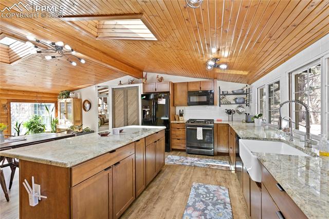 4505 Fountain Avenue